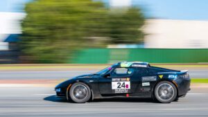 2011 Tesla Roadster proves itself against ICE speedsters in Targa West