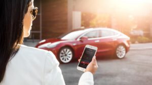 Details emerge for full “Enhanced Summon” in Tesla V10 Autopilot update