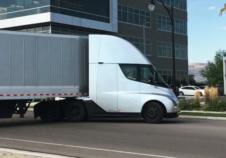 Video: Listen to the sound of a Tesla Semi accelerating