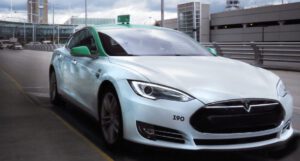 London Uber drivers can now purchase a discounted Tesla