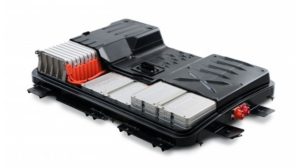 How does temperature affect the physics and range of EV batteries?