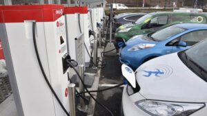 Who’s taking the global lead on electric car sales – and why?