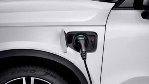 Volvo to reveal all-electric XC40 SUV by end 2019
