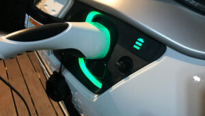 How to optimise home EV charging to soak up rooftop solar and overnight troughs