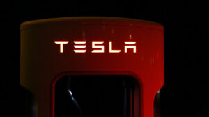 Tesla shares surge to more than $US500, becomes “existential threat” to carmakers