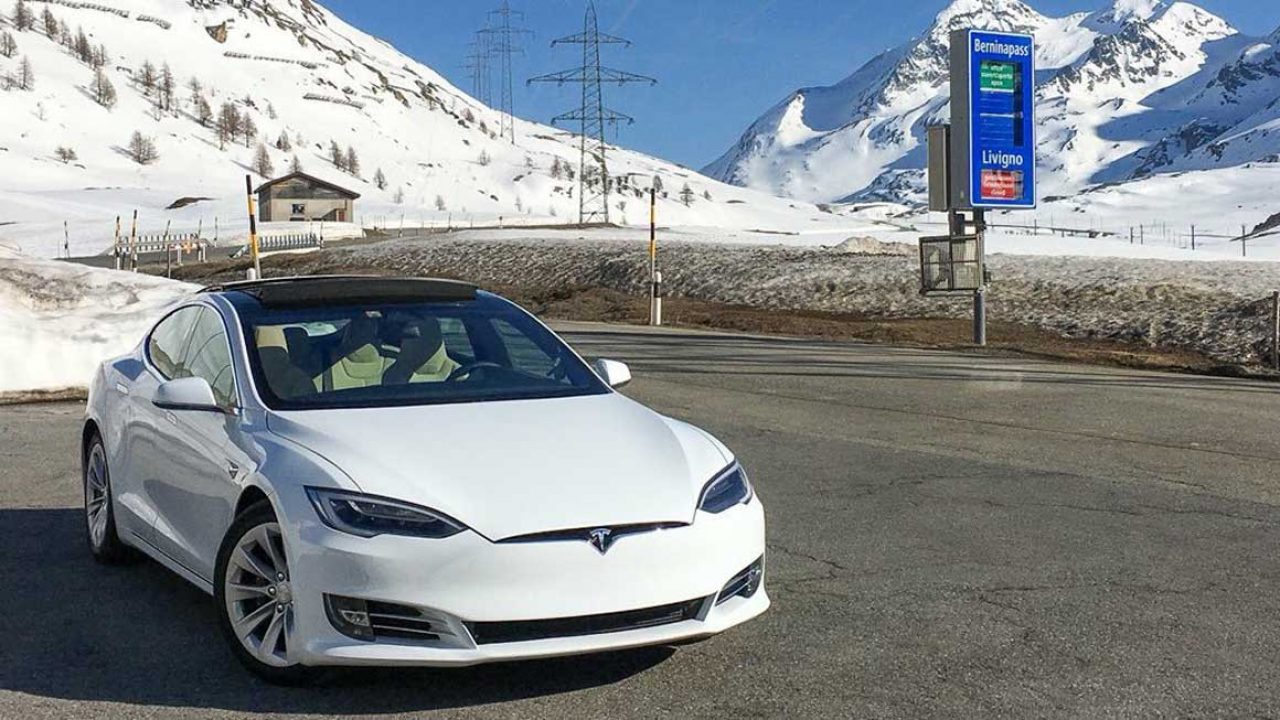 Y white. Tesla s White 2020. Тесла 82. Tesla White e. Tesla Black and White.