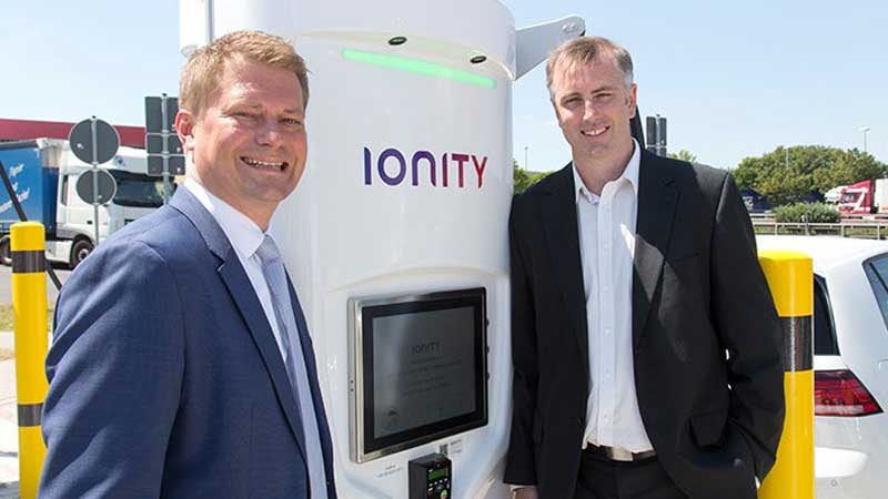 IONITY CEO Michael Hajesch (left) and Tritium CEO David Finn (right). Source: Tritium