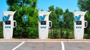 Evie begins tap and go pilot for EV fast chargers around Australia