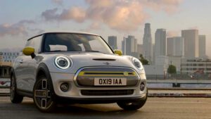 Mini launches US order site for electric Cooper SE