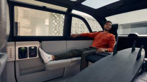Electric car startup wants you to subscribe to a “mobile living room on wheels”
