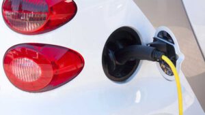 New battery technology promises to slash electric vehicle cost
