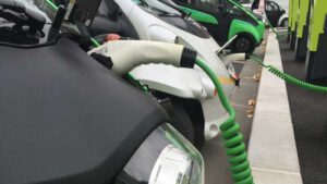 UK conservatives pledge £1 billion to support green automotive growth