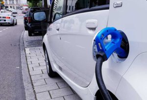 Report: Benefits of electric vehicle transition far outweigh costs