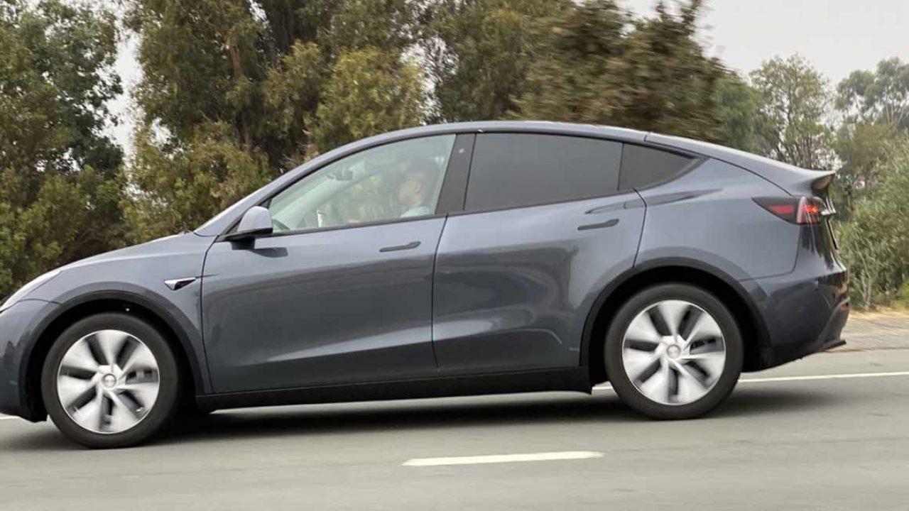 TESLA MODEL Y GREY