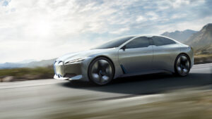 BMW unveils i4 electric car with 600km driving range