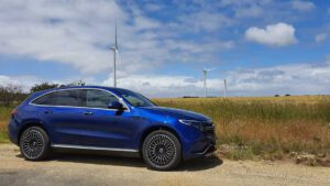 Electric and hybrids shine amid gloom of faltering fossil-fuel car sales