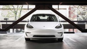 New Tesla battery a combination of dry cell and supercapacitor