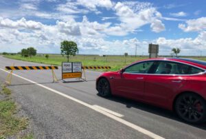 Tesla Model 3 owner takes his EV for a swim, passes “submarine mode”