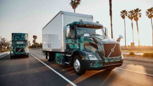 Volvo demonstrates electric heavy duty trucks in North America