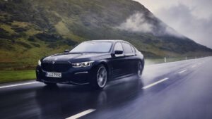 BMW adds electric 7 series to lineup, to cut half petrol and diesel models by 2021