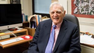 Li-ion co-inventor patents glass battery that could upturn auto industry