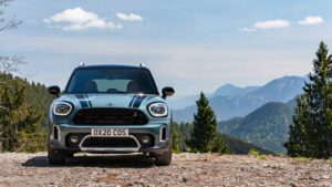Mini promises an electric convertible by 2025