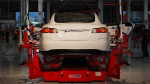 Tesla wins battle to reopen Fremont electric car factory