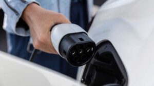 Renault and Mercedes-Benz throw in free wall chargers in Australia offering