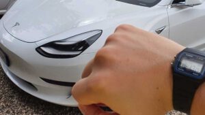 Tesla owner modifies $20 Casio watch to become Model 3 car key