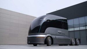 Hyundai wins Future Mobility awards for hydrogen truck and e-scooter