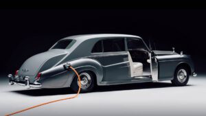 Lunaz to convert 30 vintage Rolls-Royces and give them electric makeover