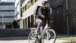 Property giant Dexus to trial Zoomo electric bikes for home to office commute