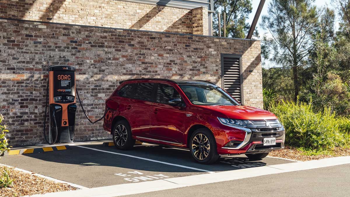 2021 Outlander PHEV. Source: Mitsubishi