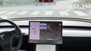 One week in to beta tests, Tesla’s FSD navigates roundabouts and skeptics
