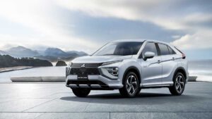 Mitsubishi unveils Eclipse Cross plug-in hybrid to join Outlander PHEV