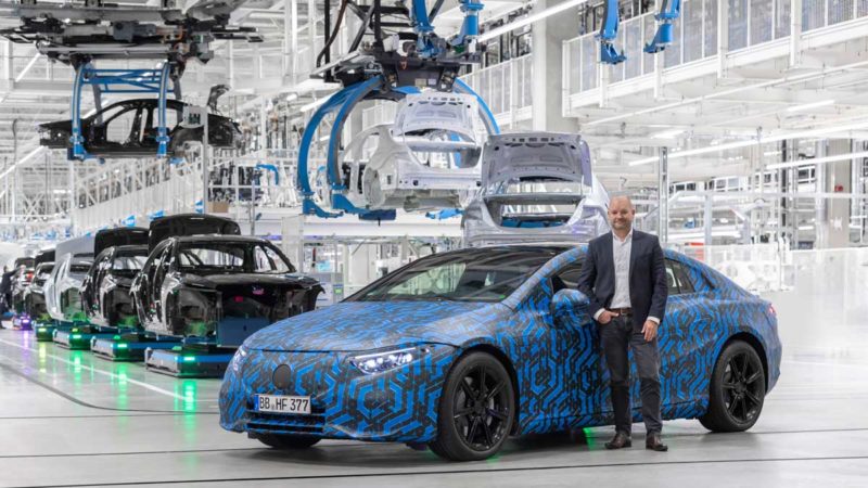 Jörg Burzer, Member of the Board of Management of Mercedes-Benz AG, Production and Supply Chain: In the first half of 2021, production of the EQS luxury electric sedan will start in Factory 56 at the Mercedes-Benz plant in Sindelfingen.
