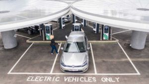 BP and Uber extend pilot across Atlantic to deploy EV chargers