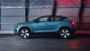 Volvo C40 electric crossover on track for late 2022 arrival