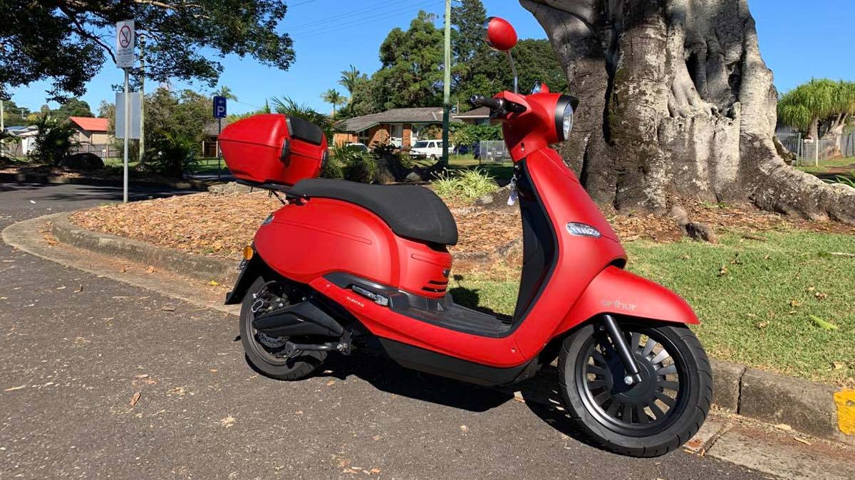 Arthur! Fonz Moto's cheapest electric scooter reviewed