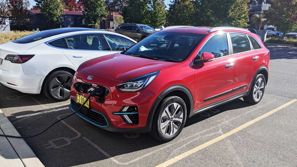 Kia e-Niro compact electric SUV spotted ahead of mid-May launch