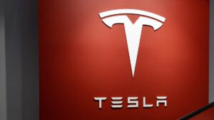 Tesla makes “human error” in sales data, but 2021 still a phenomenal year for EVs