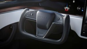 Musk says yoke only option for new Model S despite criticism