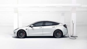 Why Tesla has reduced the electric driving range on its website