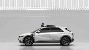 Motional unveils driverless robotaxi based around Hyundai Ioniq 5