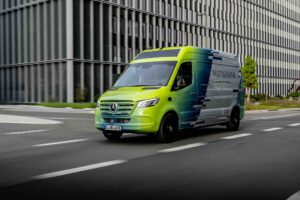Mercedes touts electric sprinter van with solar roof