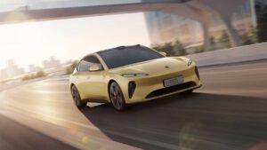 Nio unveils ET5 electric sedan with “ultra-long range” of up to 1,000km