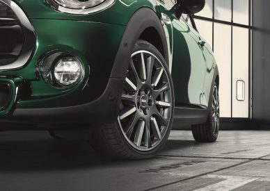 BMW promises to use green aluminum for wheels from 2024