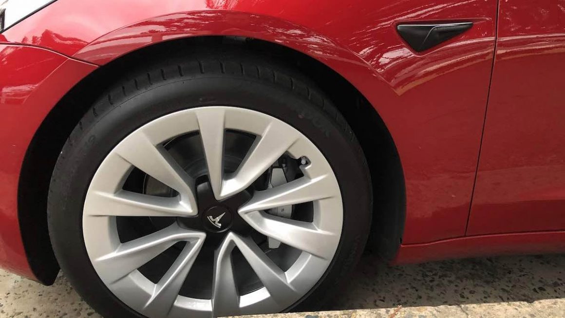 Model 3 performance 19 deals inch wheels