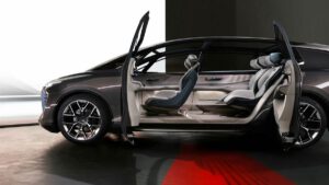 Audi unveils “office lounge on wheels” concept for China traffic jams