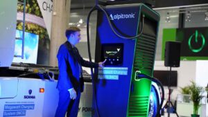 New standard should prevent “plug war” for megawatt-scale electric truck charging